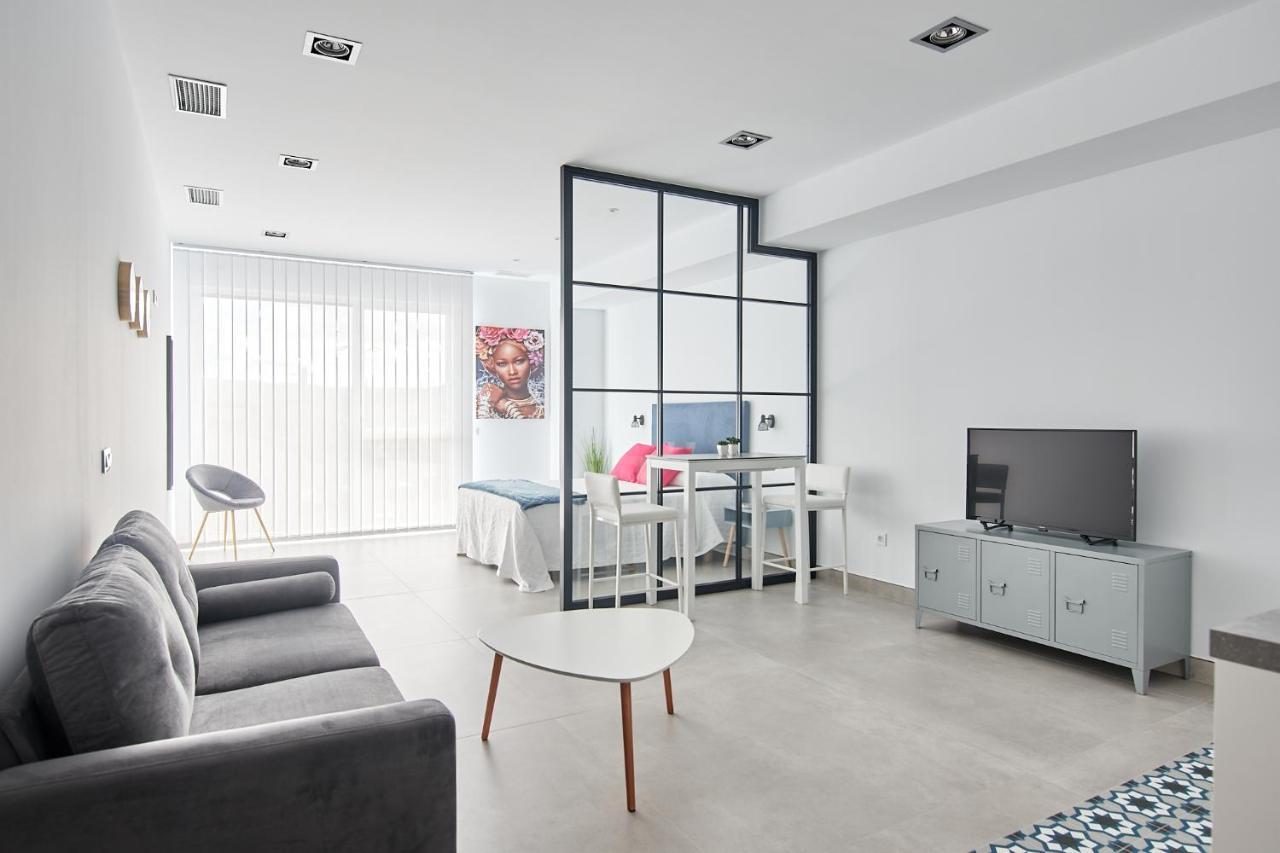 9 Nidos Centrica Suites - Nuevo Plasencia Zewnętrze zdjęcie